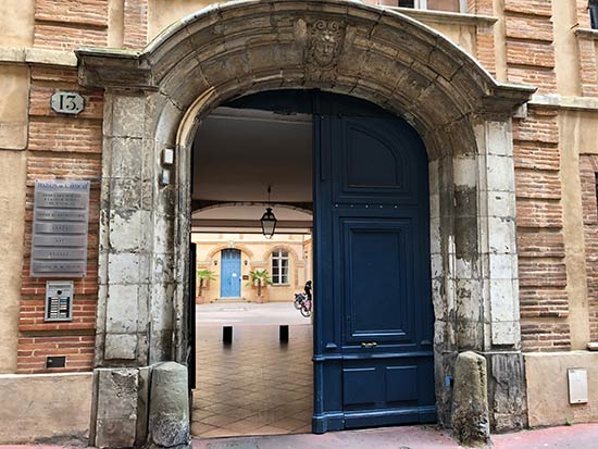 Photographie Entrée Extérieur de la Maison de l'Avocat